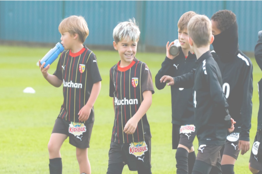 公益同行，薪火相传！朗斯 Racing 携手 CNAPE 为困境儿童点亮足球梦想